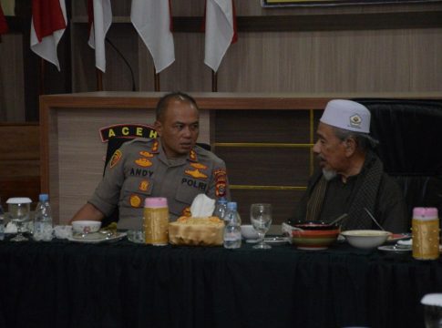 Ulama Karismatik Tgk.H. Abdul Wahab Bersilaturahmi Ke Polres Langsa