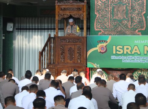 Wakapolda Aceh Pimpin Kegiatan Peringatan Isra’ Mikraj Di Masjid Babuttaqwa Polda Aceh