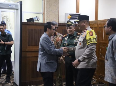 Wakapolda Aceh Sambut Wamenkominfo RI Yang Kunker Ke Aceh