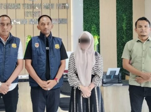 Penyidik Polda Aceh Serahkan Tersangka Kasus Promosi Judi Online ke JPU
