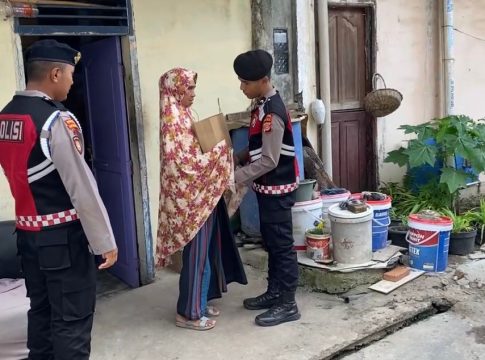 Sambut Hari Lahir Pancasila, Ditsamapta Polda Aceh Bagi Sembako