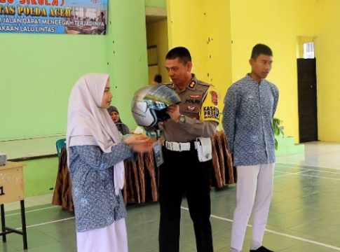 Operasi Patuh Seulawah 2024, Kasubdit Kamsel Ditlantas Polda Aceh Berikan Edukasi Untuk Siswa SMA Negeri 10 Fajar Harapan