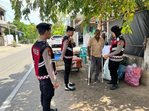 Berbagi Membangun Negeri, Ditsamapta Polda Aceh Bagi Sembako Kepada Masyarakat Kurang Mampu