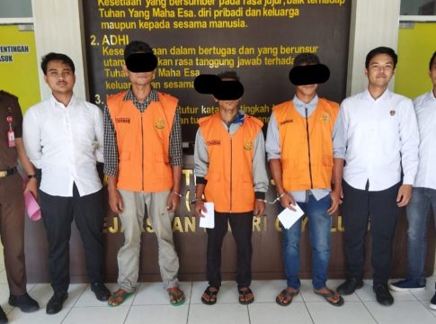 Polisi Serahkan Dua Tersangka Kasus Perambahan Hutan dan Satu Tersangka Kasus Judi Online ke Jaksa