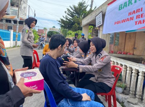 Sambut Hari Jadi Ke-76, Polwan Polda Aceh Gelar Bakti Kesehatan untuk Disabilitas