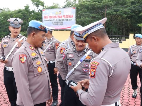 Antisipasi Anggota Terlibat Judi Online, Propam Polres Aceh Besar Sidak Handphone Personil.