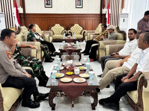 Wadir Pamobvit Melepas Keberangkatan Menteri Kehutanan RI