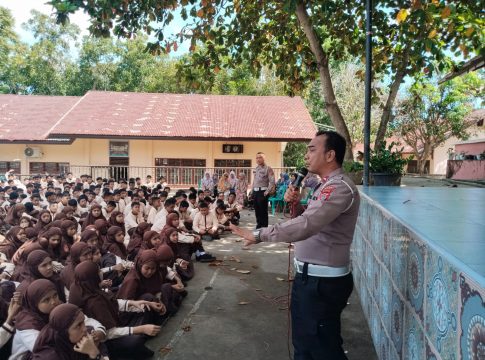 Satlantas Polres Bireuen Kunjungi MTsN 5, Sosialisasi Rambu dan Keselamatan Lalu Lintas.