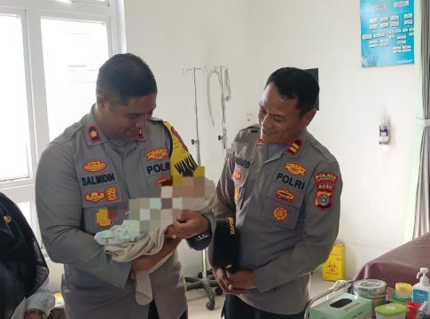 Tangisan Subuh Ungkap Bayi Terlantar di Persawahan, Wakapolres Lhokseumawe Tinjau Langsung ke Puskesmas