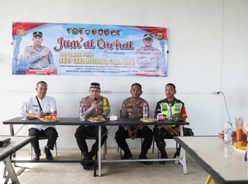 Kapolres Pidie Gelar “Jumat Curhat” di Kecamatan Peukan Baro, Ajak Warga Jaga Kamtibmas dan Tertib Lalu Lintas