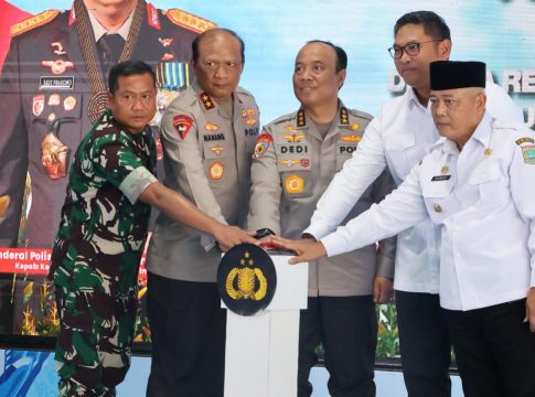 Polri Resmikan 8 SPPG Operasional Dan Groundbreaking 205 Unit Serentak Seluruh Indonesia Untuk Akselerasi Program Makan Bergizi Gratis