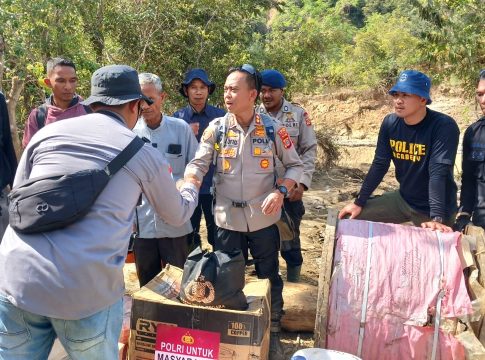 Pasca Bencana Alam, Pendidikan Tidak Boleh Berhenti, Polri Antar Alat Tulis dan Bantuan ke Desa Terisolir di Aceh Tengah