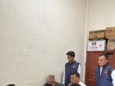 Satreskrim Polres Aceh Selatan Lakukan Tahap II Kasus Judi Online, Tersangka Diserahkan ke Kejaksaan