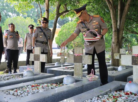 Wakapolda Aceh Pimpin Ziarah di TMP Banda Aceh Peringati Hari Bhayangkara ke-80