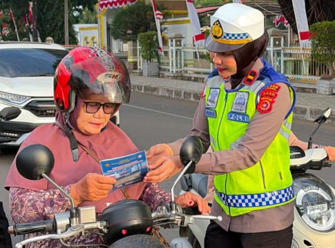 Polantas Karib, Satlantas Polres Bireuen Edukasi Masyarakat Tentang Ketertiban Berlalu Lintas