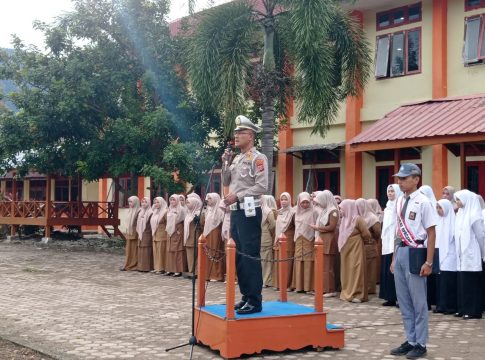 Polisi Saweu Sikula, Satlantas Polres Aceh Selatan Tanamkan Budaya Tertib Berlalu Lintas kepada Pelajar SMAN 1 Tapaktuan