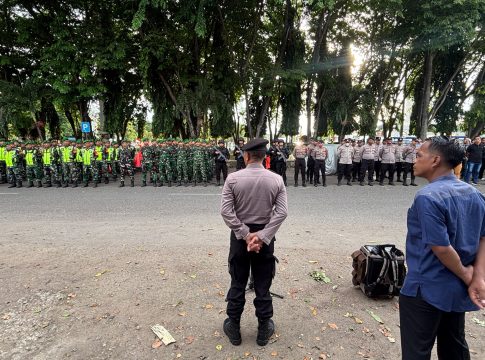 Polda Aceh dan TNI Gelar Apel Kesiapan Pengamanan Hari Damai Aceh di Depan Masjid Raya Baiturrahman