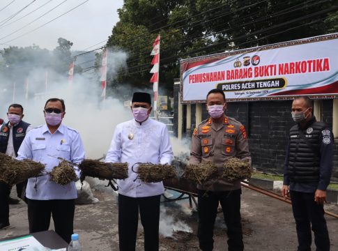 Polres Aceh Tengah Musnahkan 101,9 Kilogram Ganja, Kapolres Tegaskan Bandar Narkoba Jangan Coba Bermain di Takengon
