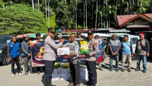 HUT Bhayangkara ke-80, Satbinmas Polres Aceh Selatan Berbagi dengan Pengemudi Becak