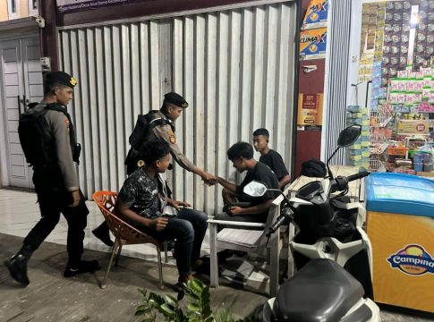 Patroli Malam, Sat Samapta Polres Abdya Jaga Kamtibmas dan Sambangi Masyarakat