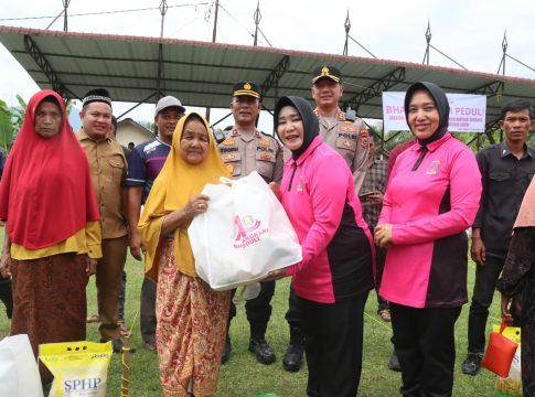 Bhayangkari Peduli, Polres Bener Meriah Salurkan 1.000 Paket Sembako untuk Warga Syiah Utama