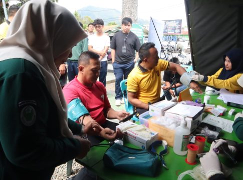 Kapolres dan Personel Aceh Tengah Ikut Donor Darah, Perkuat Sinergi TNI-Polri